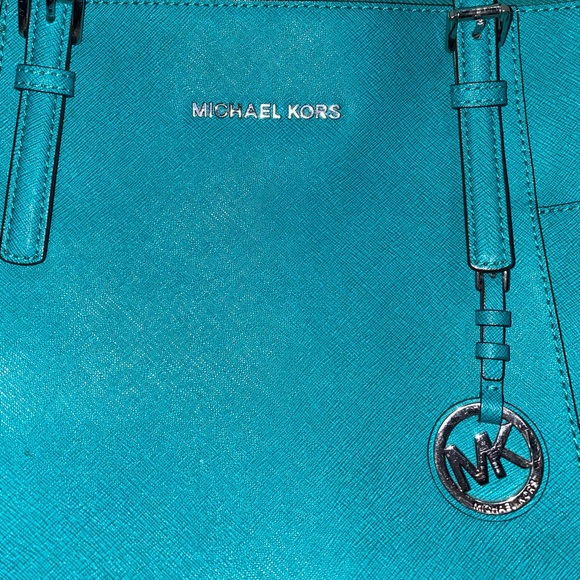 Michael kors purse - Picture 2 of 4